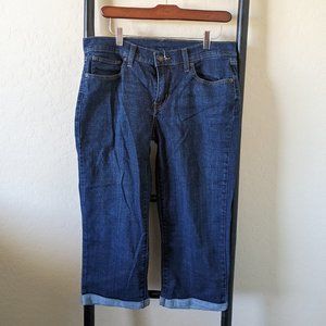 Levi Capri's Size 29
